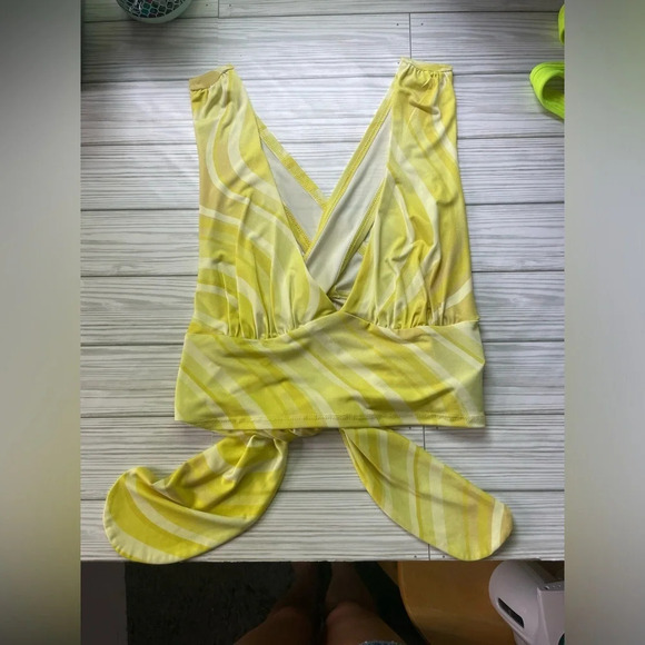 Urban Outfitters Phoenix Plunging Tie Back Tank Crop Top Neon yellow medium - Picture 3 of 7